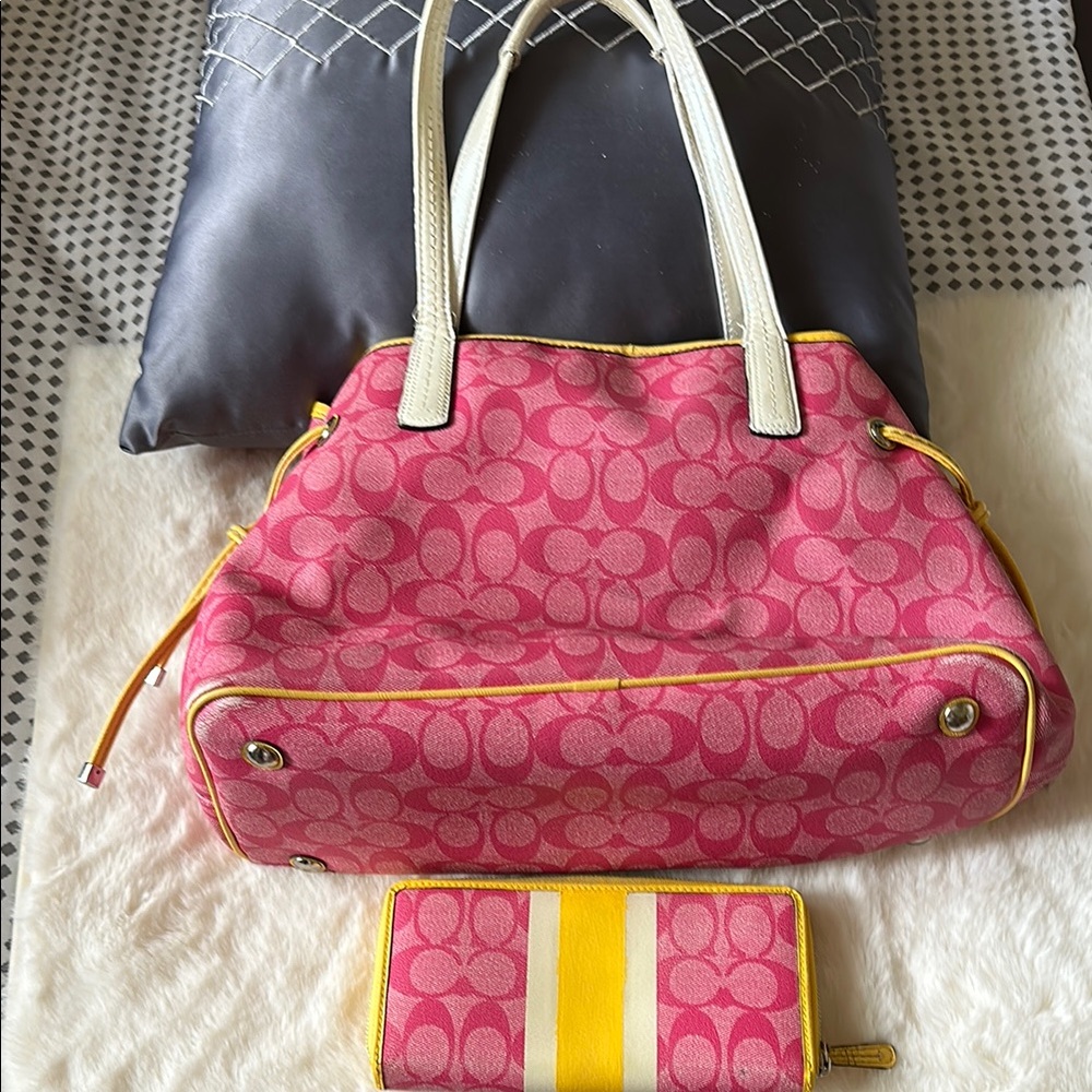 Coach Pink and Yellow Shoulder Bag with Signature Pattern - Picture 15 of 17